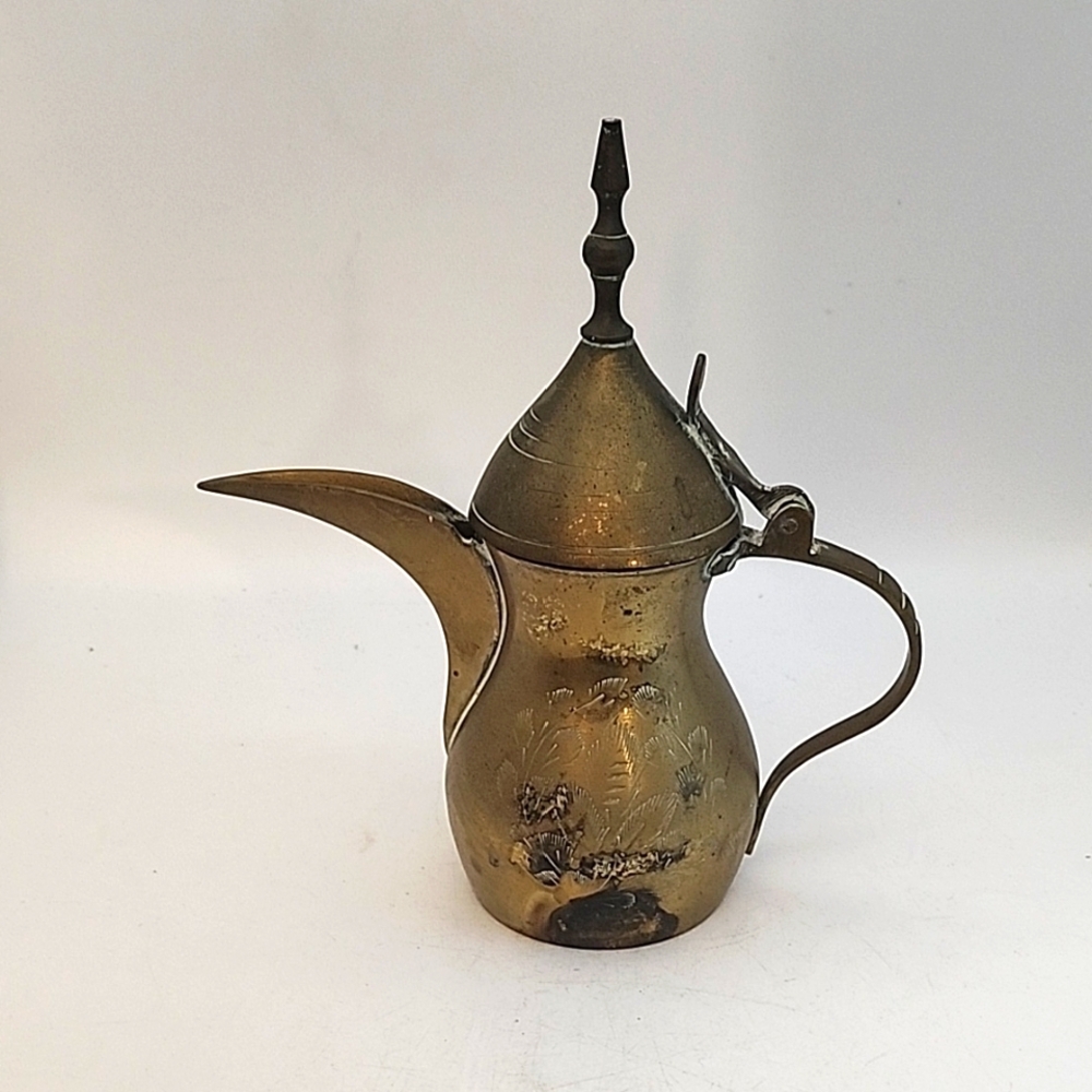 Vintage Brass Dallah Coffee Pot